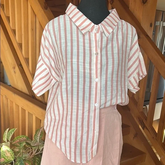 Striped Buttoned Down Top - Picture 6 of 6